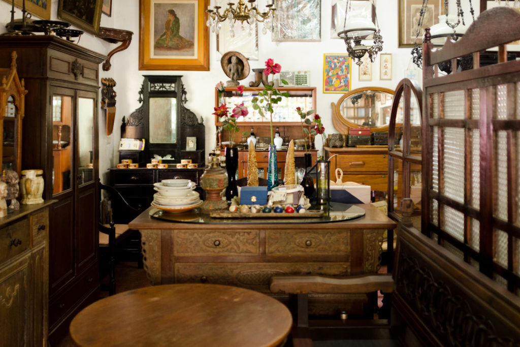 Bravo Filipino Magazine: Bahay ni Ligaya & Antiques